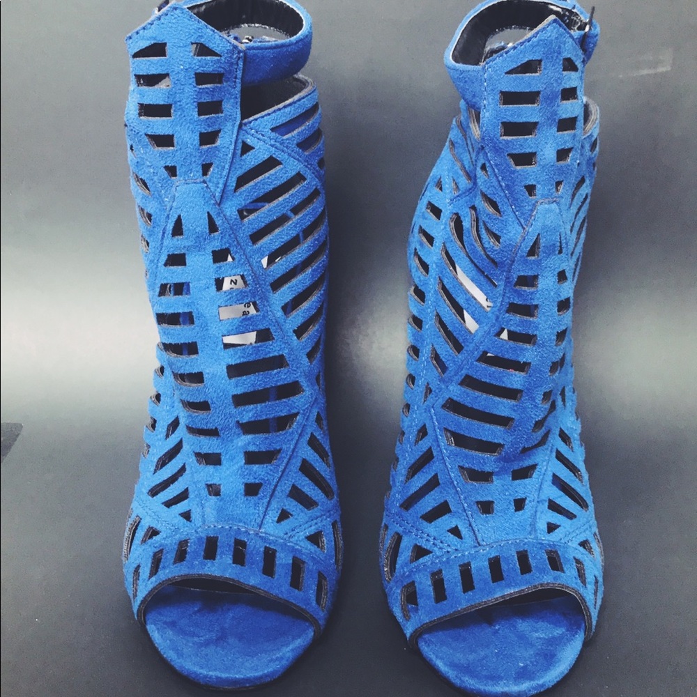 Chelsea & Zoe Sandal